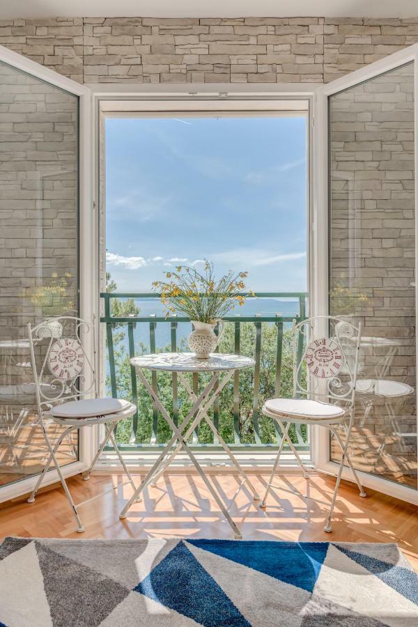 Apartmani Mirta Omiš Exterior foto