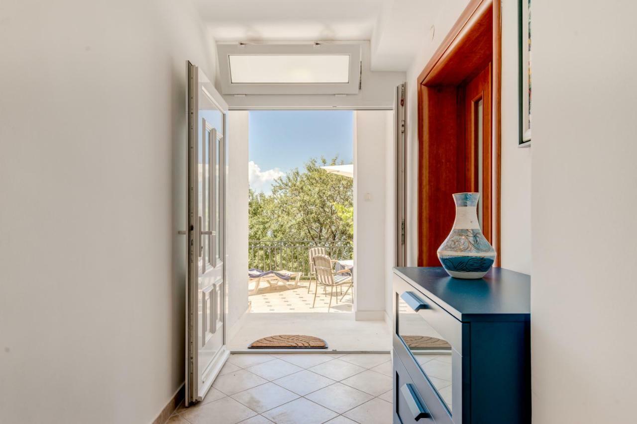 Apartmani Mirta Omiš Exterior foto